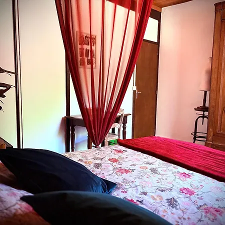 Privatunterkunft Le Petit Coin De Paradis Brissac